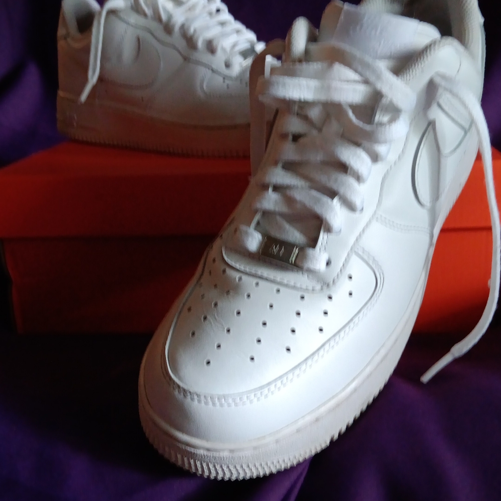 Nike White Sneakers Iconic Air Force 1 Style